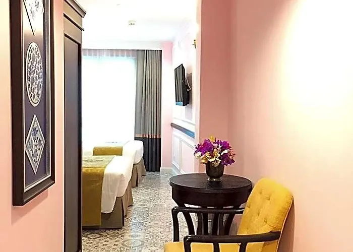 Sara's Hotel 3*