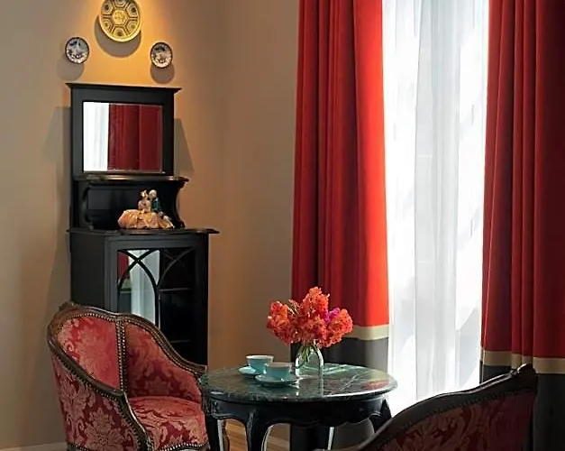 Hotel Sara's 3*